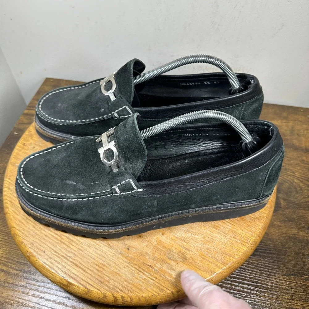 Salvatore Ferragamo Mens Black Suede Gancini Bit Lug Sole Loafers UR43731 11 EE